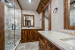 SCCR Misty Trail Lakehouse: Upper-Level Master Bathroom